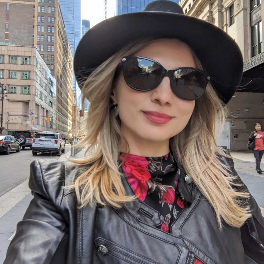 Meet your Posher, Laura